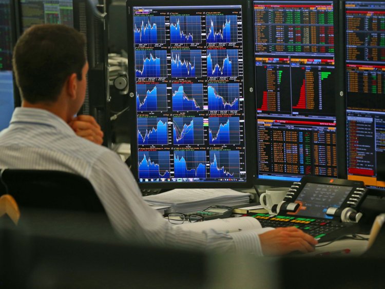 Trading desk